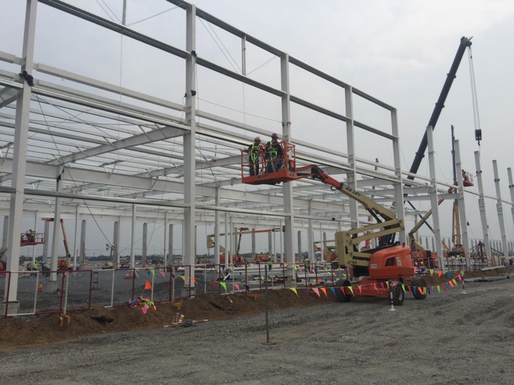 Cho thuê xe nâng người chạy điện tại khu vực Bình Phước