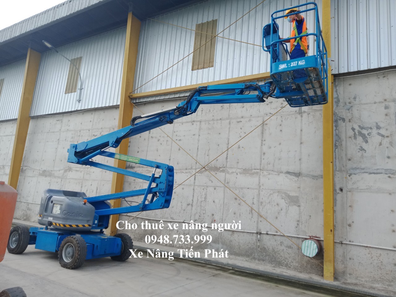 Cho thuê xe nâng người dạng boomlift chạy điện