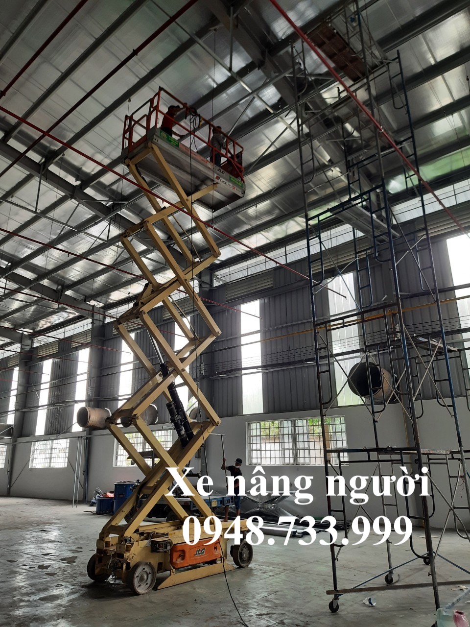 Cho thuê xe nâng người 10m tại KCN Cầu TRàm 0948733999