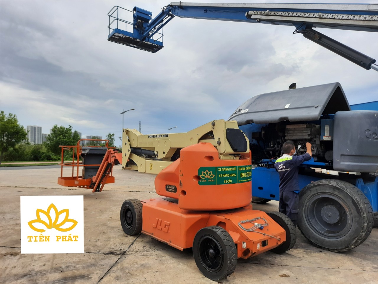 Cho thuê xe nâng người 14m JLG E400AJ