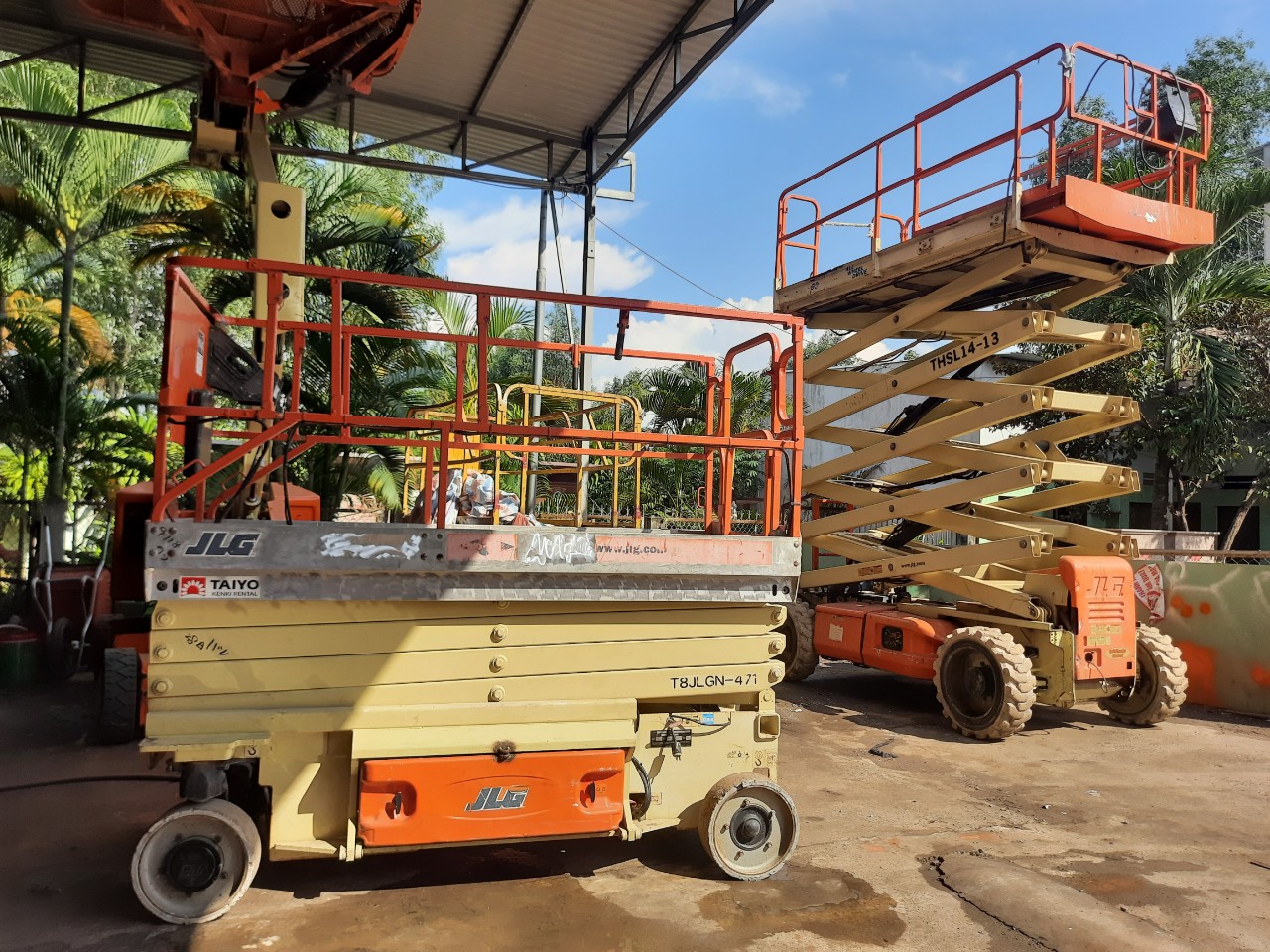 Cho thuê xe nâng người 12m JLG 3246 ES tại Bình Dương