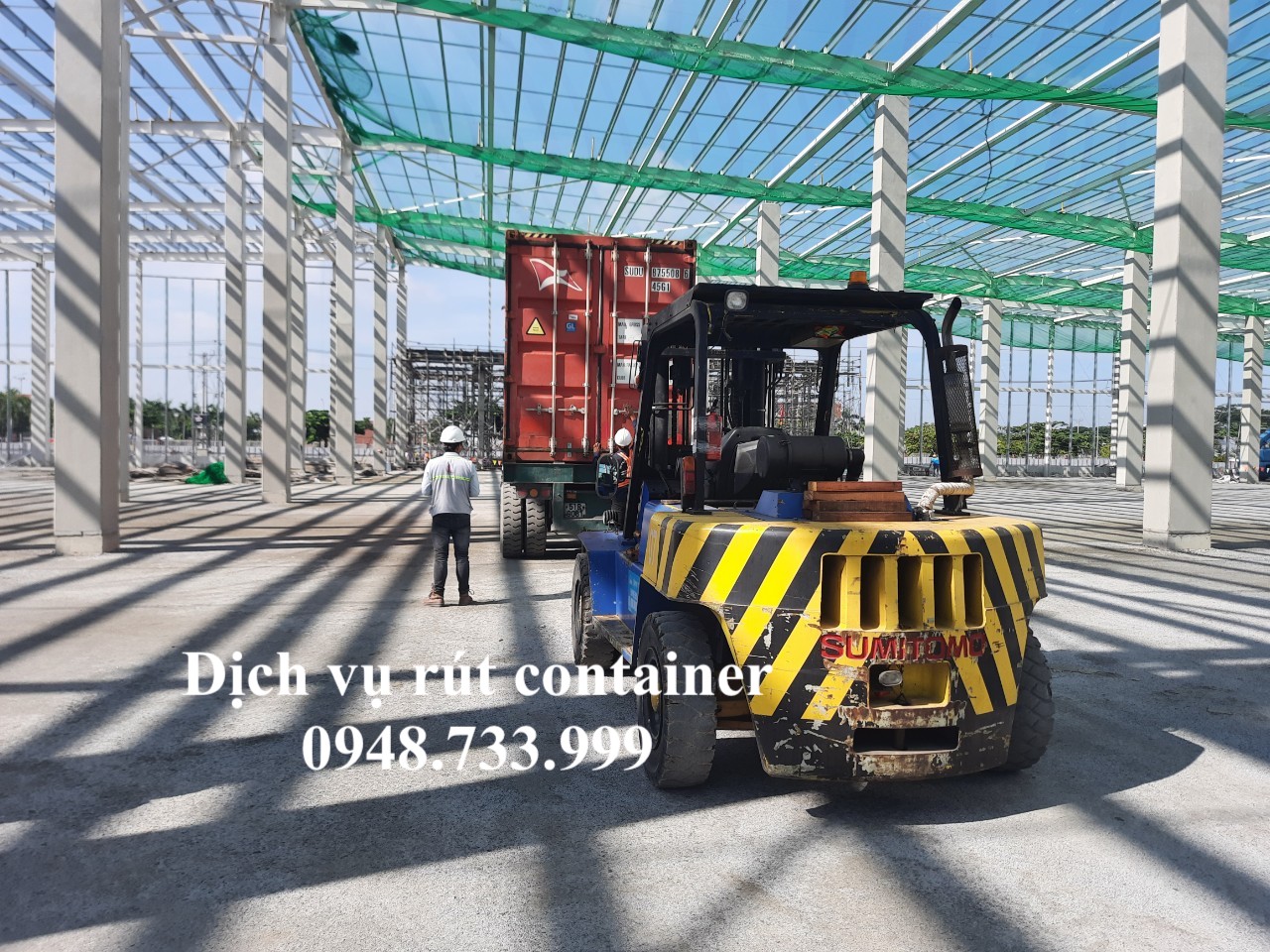 Cho thuê xe nâng hàng rút container tại đồng nai
