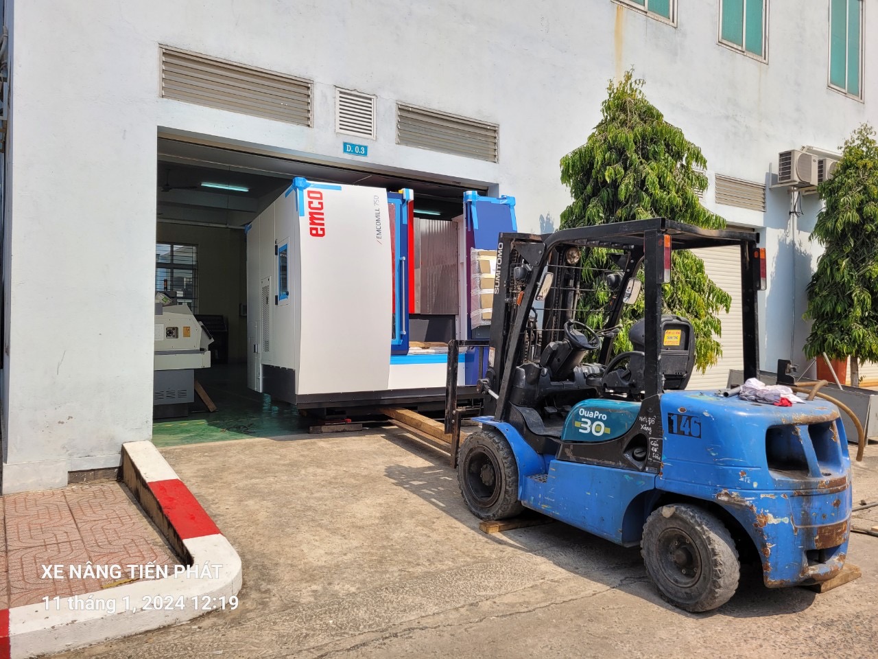 Di dời máy CNC công nghiệp vào nhà hẹp