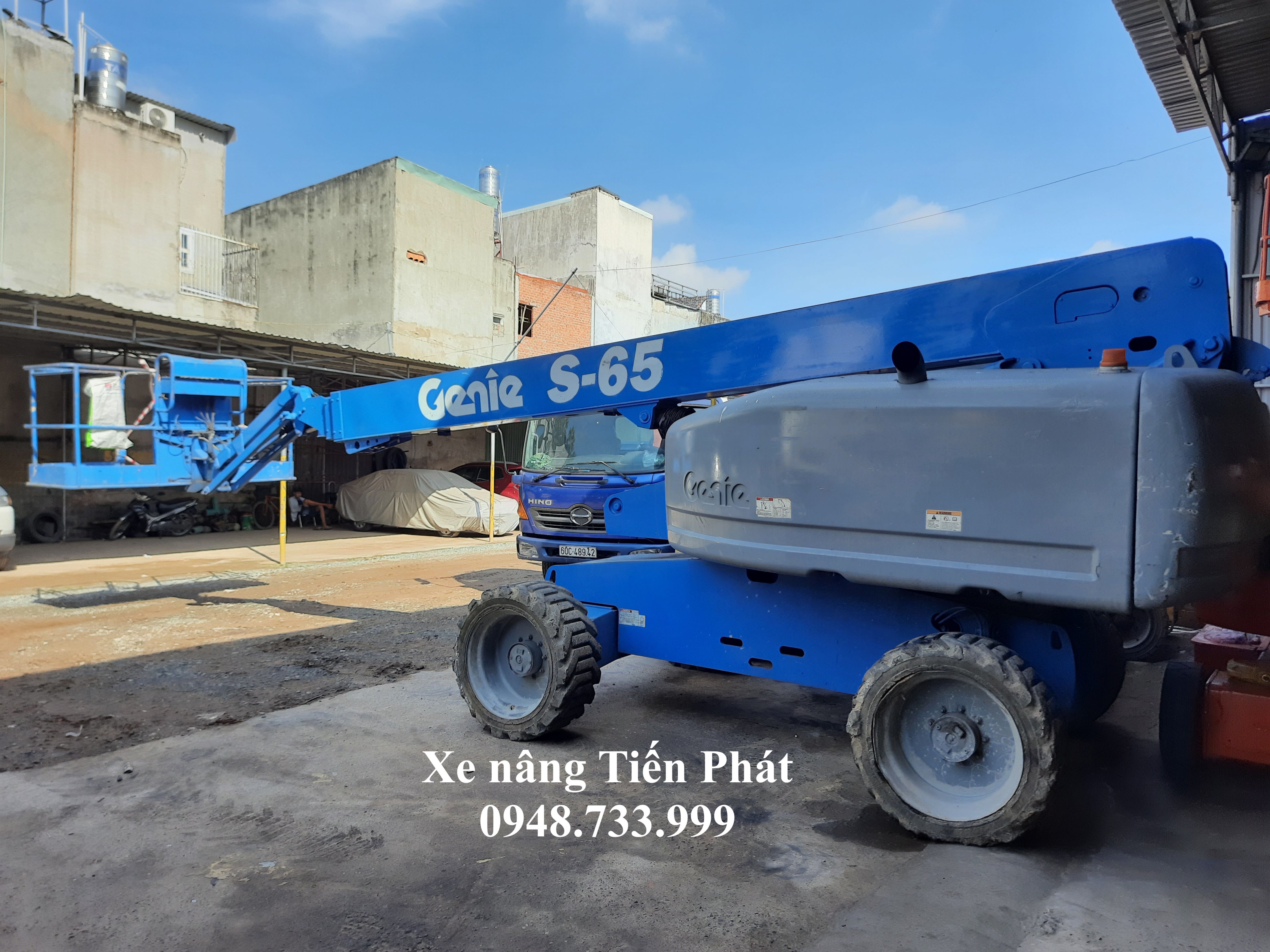 Cho thuê xe nâng người Genie S65