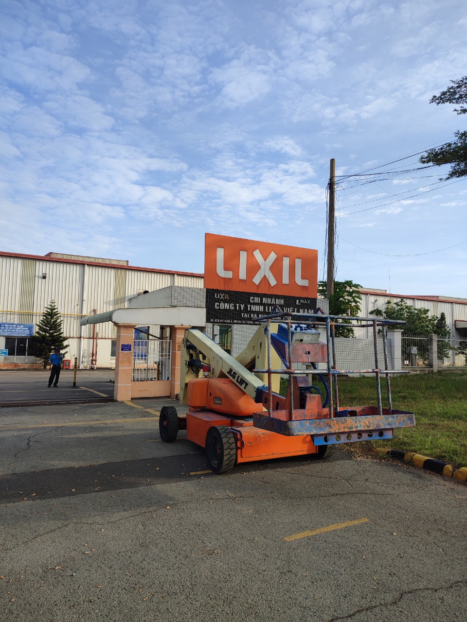 Cho thuê xe nâng tại Dĩ An