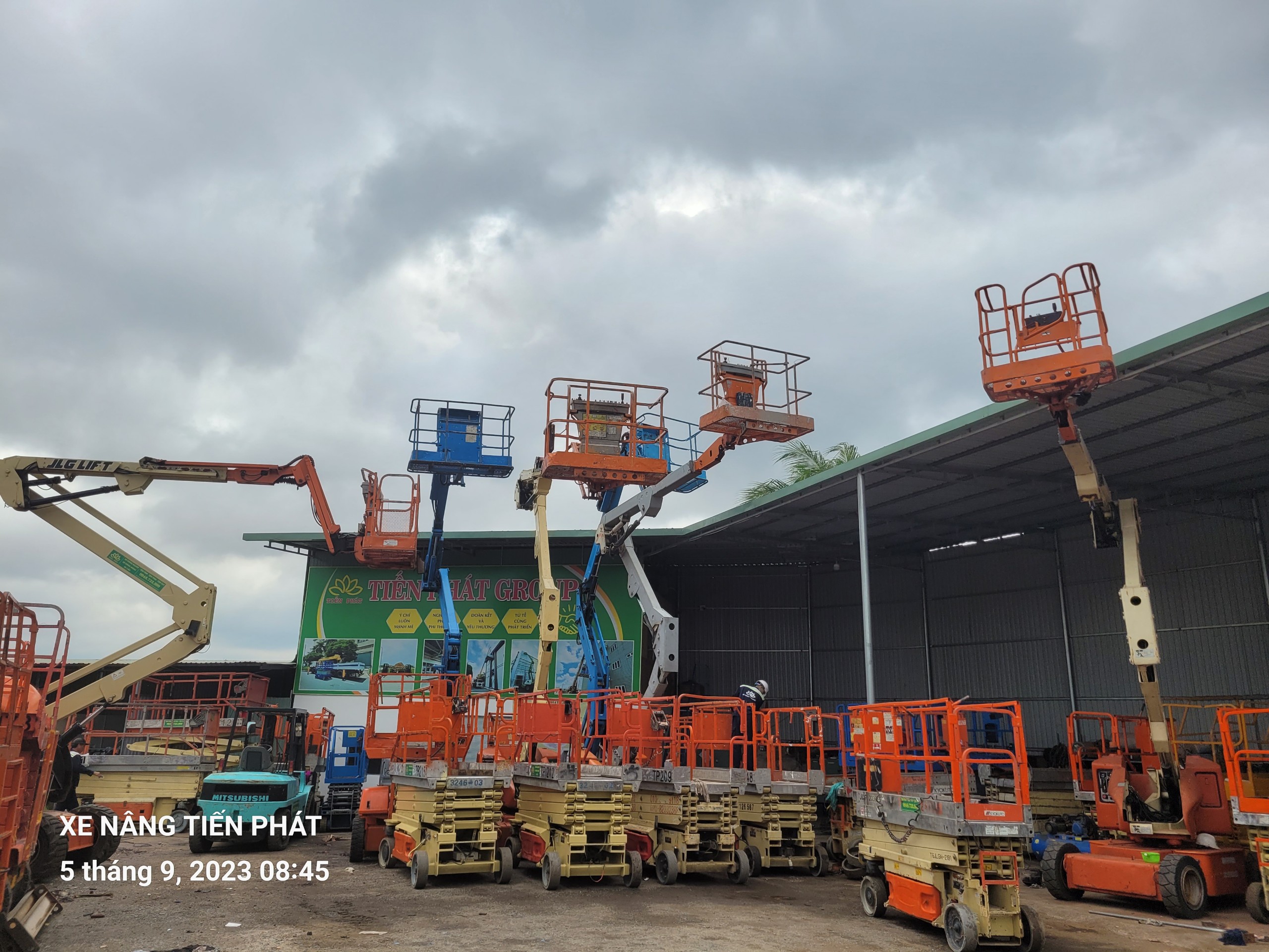 Cho thuê xe nâng người tại Long An