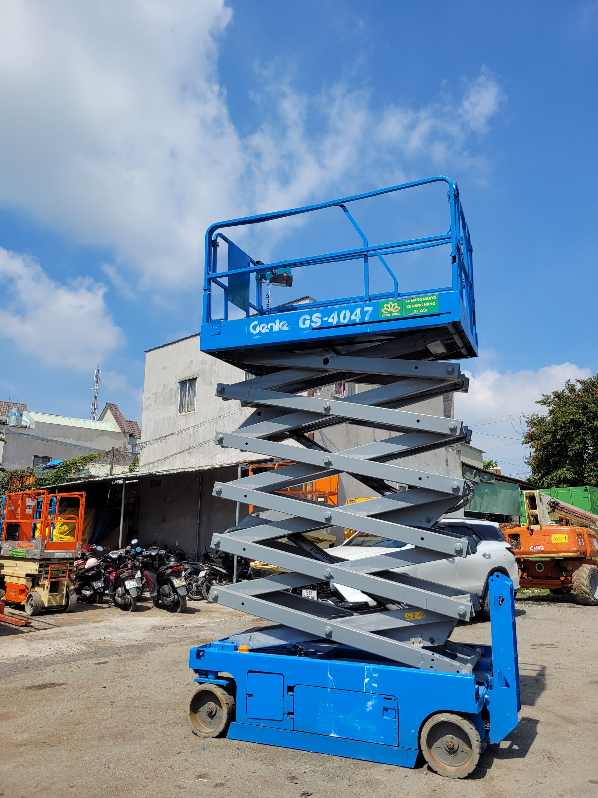 Xe nâng người 14m Genie GS 4047 chạy điện