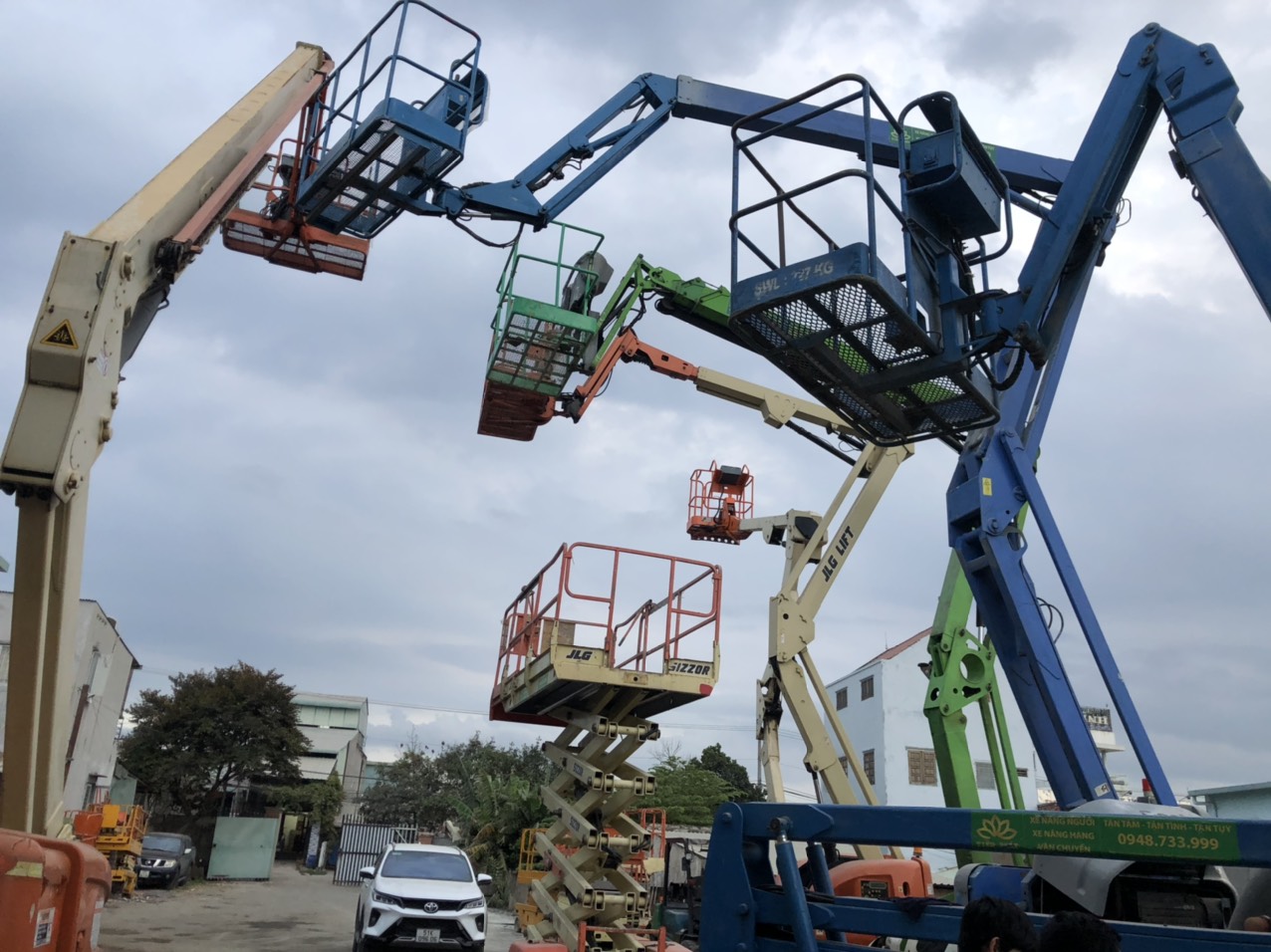 Cho thuê xe nâng người tại KCN Hạnh Phúc Đức Hoà Long An