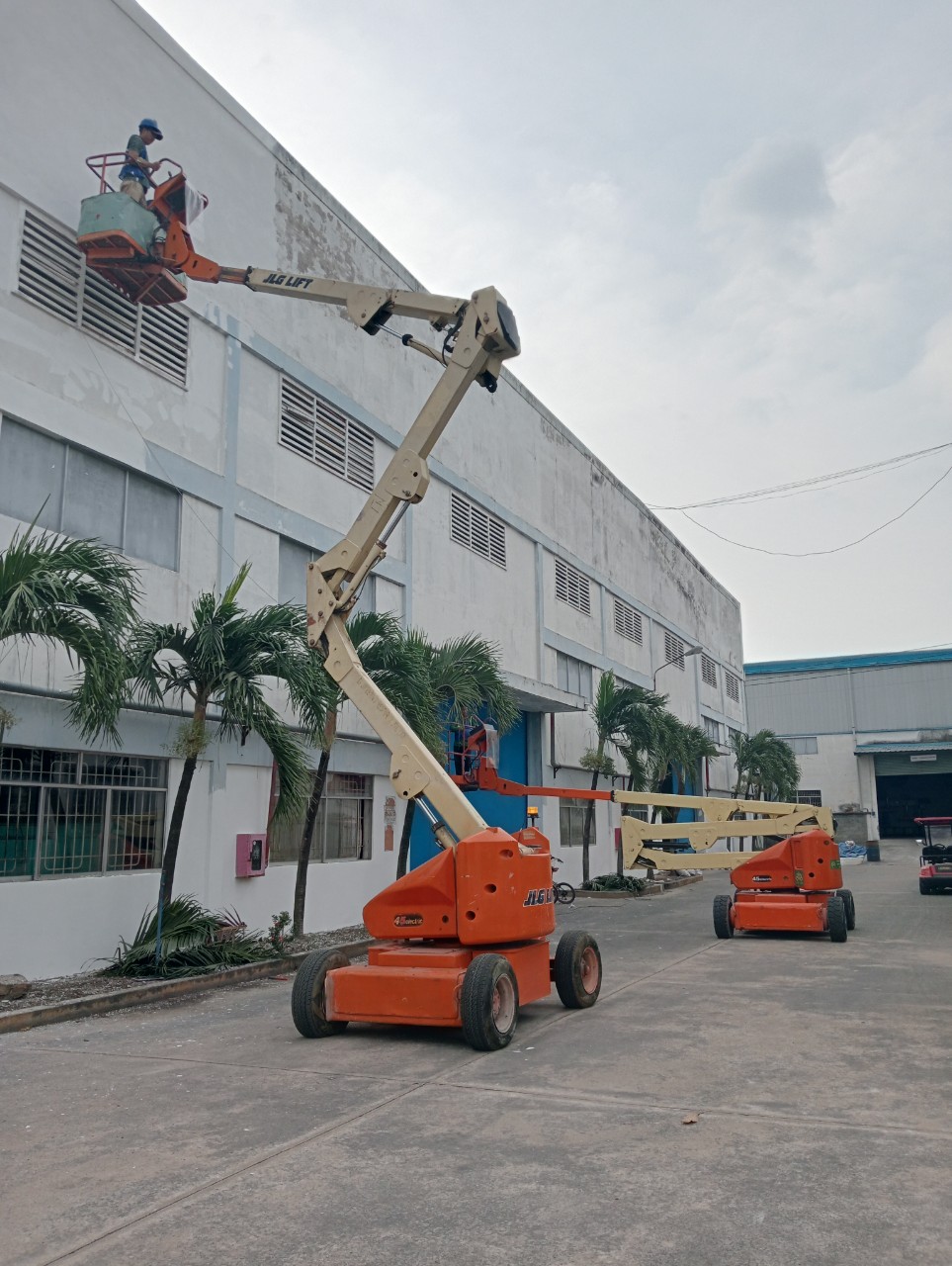 Cho thuê xe nâng người tại Long An
