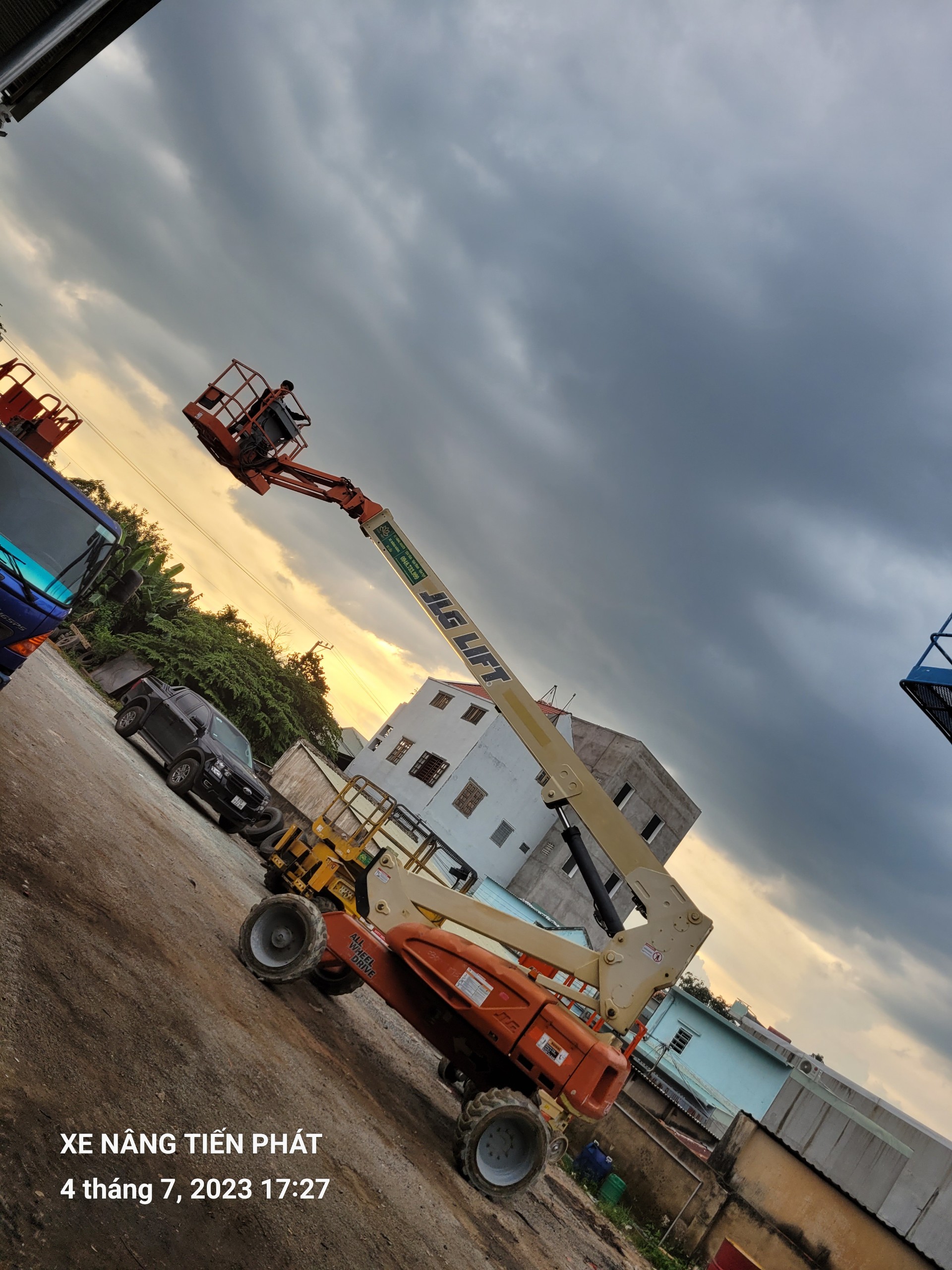 Xe nâng người 20m nhập khẩu Mỹ