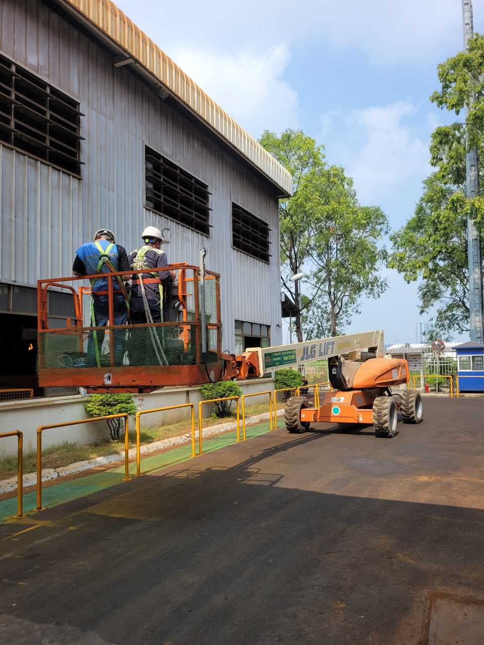 Cho thuê xe nâng người 20m boomlift
