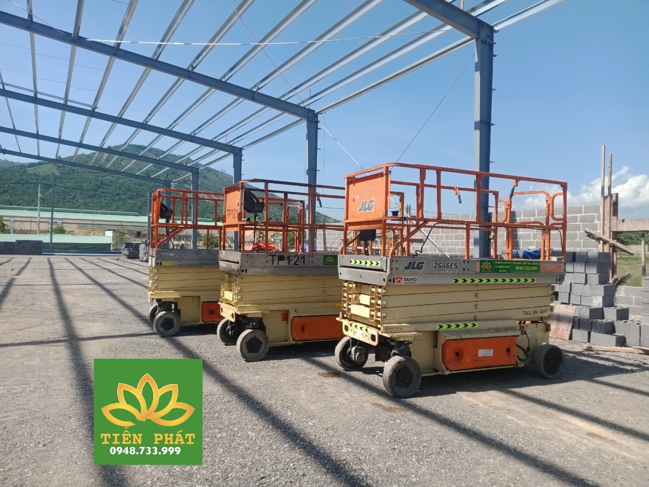 Cho thuê xe nâng người 12m tại Long An