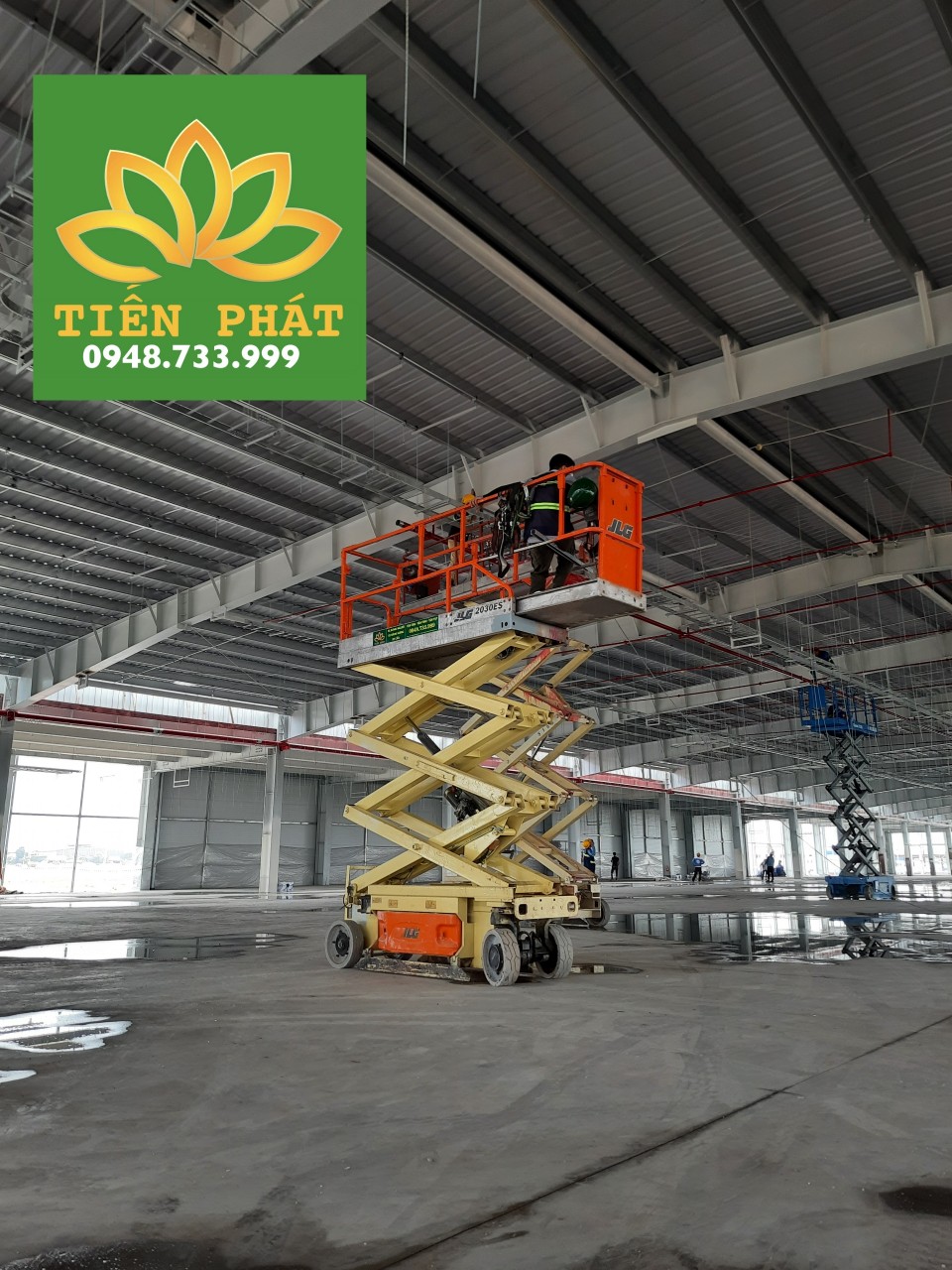 Cho thuê xe nâng người 12m tại KCN Hiệp Phước Nhà Bè