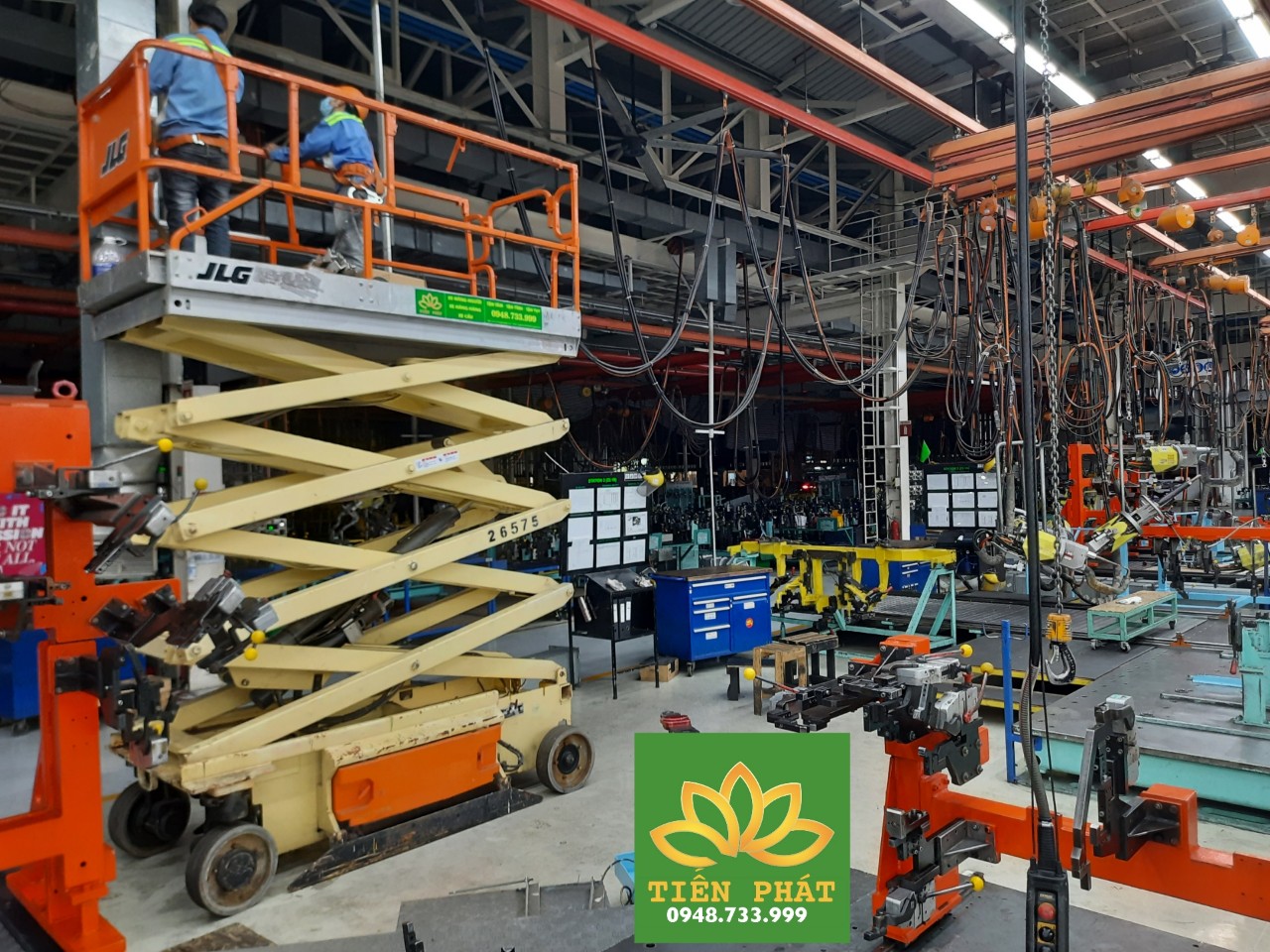 Cho thuê xe nâng người 12m tại KCN Tân Phú Trung Củ Chi