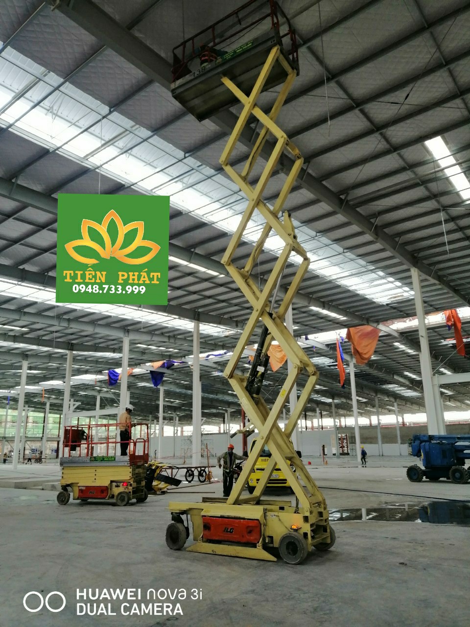 Cho thuê xe nâng người 12m tại KCN Vĩnh Lộc 