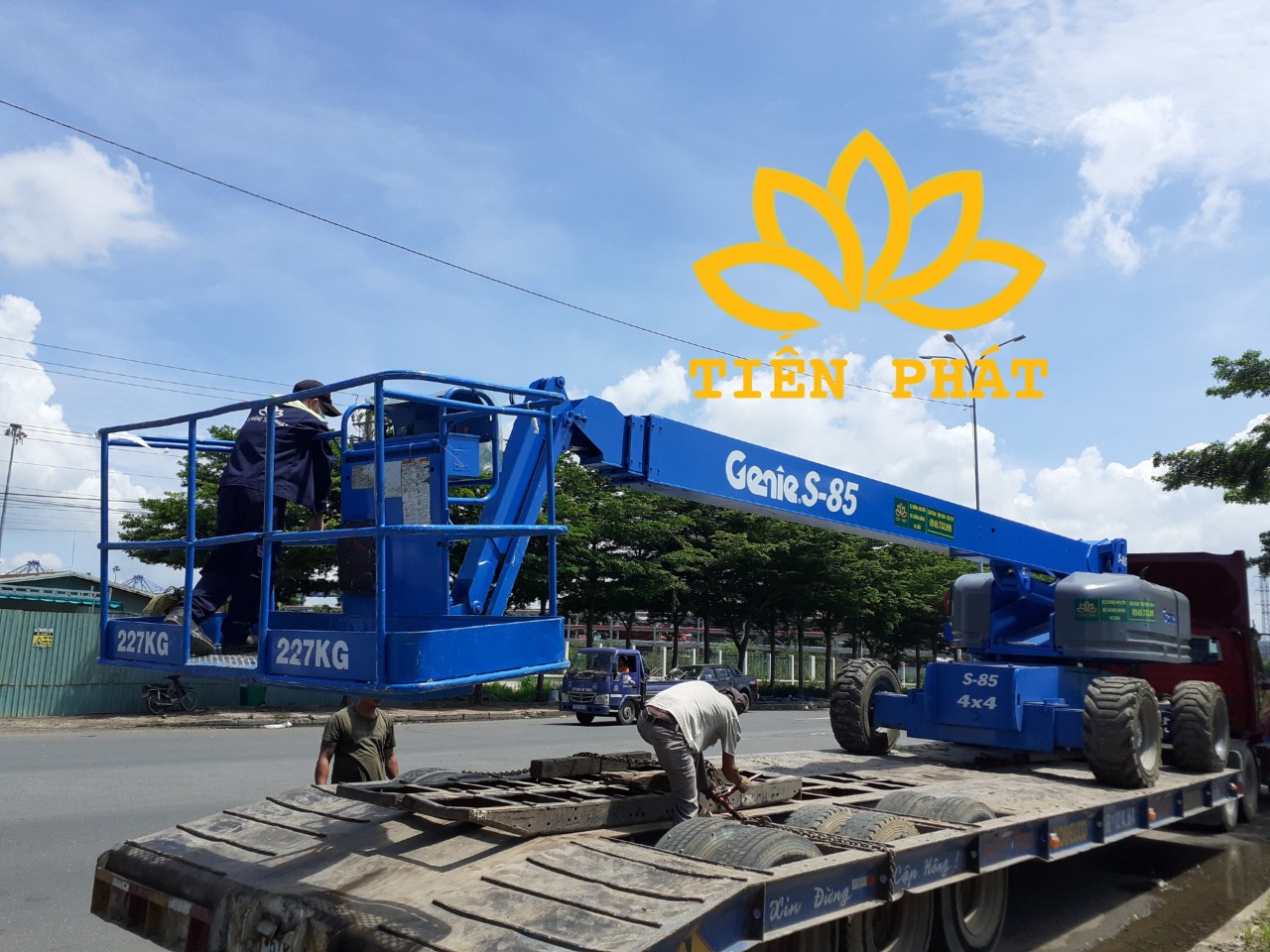 Cho thuê xe nâng người 28m tại nhà máy AGC KCN Cái Mép