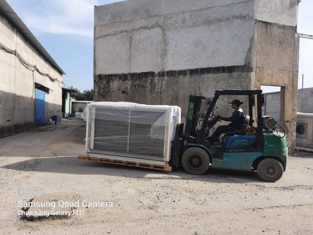 Cho thuê xe nâng tại Bình Dương 