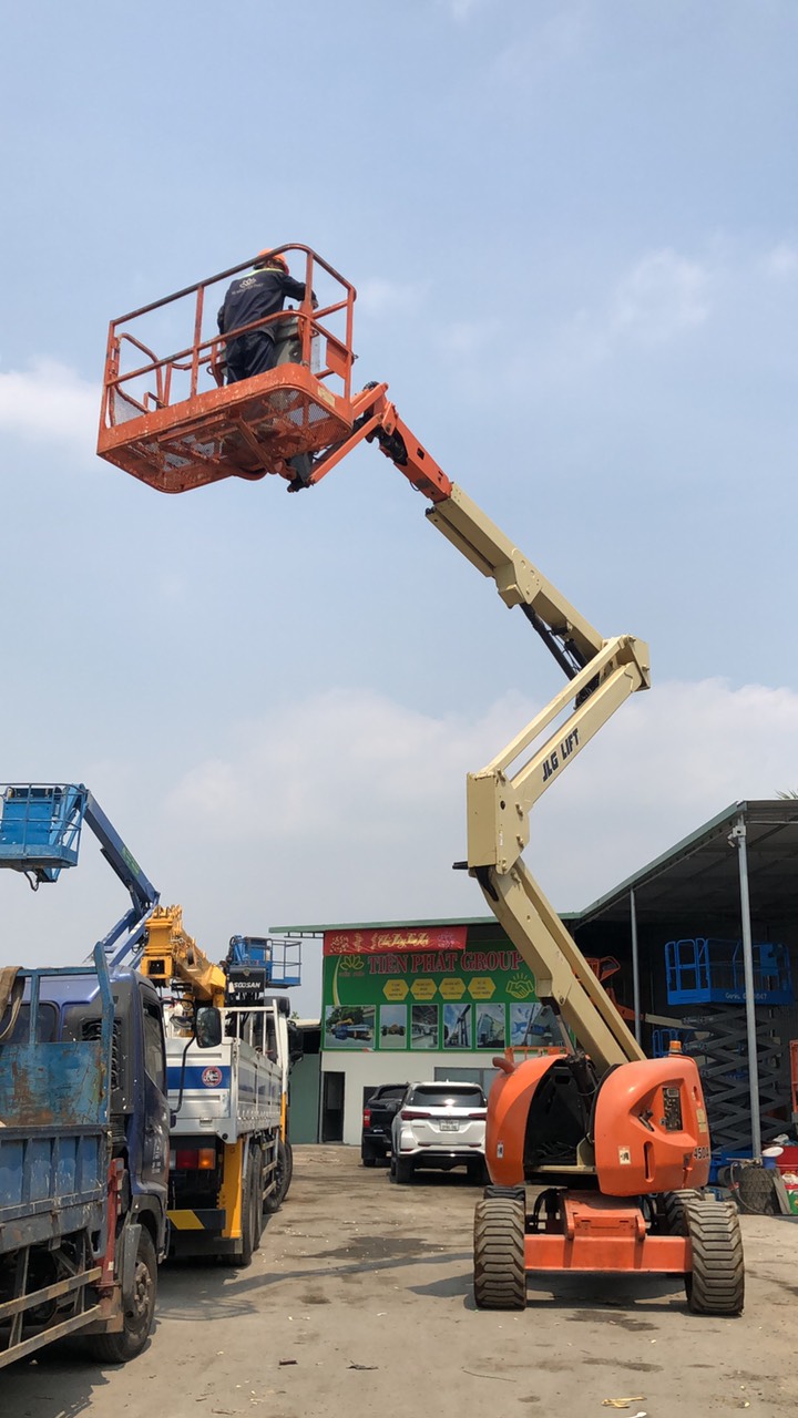 Cho thuê xe nâng người tại KCN Minh Hưng Sikico Bình Phước