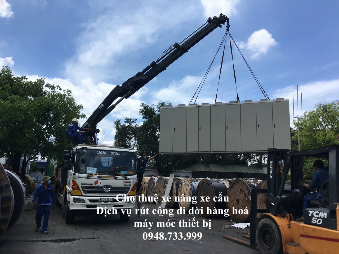 Cho thuê xe cẩu thùng tại Long An 0948.733.999