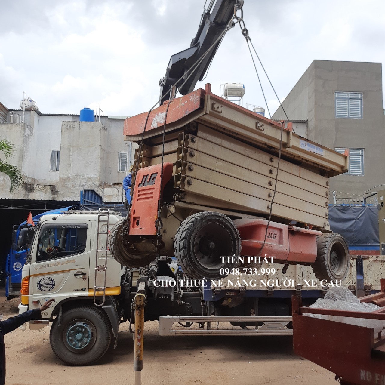 Cho thuê xe cẩu nâng hạ thiết bị