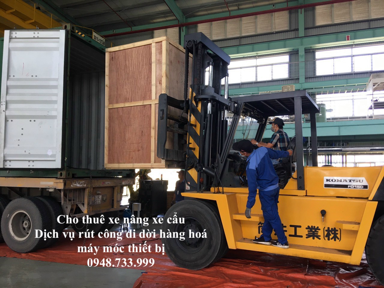 Cho thuê xe nâng hàng rút container tại bình dương