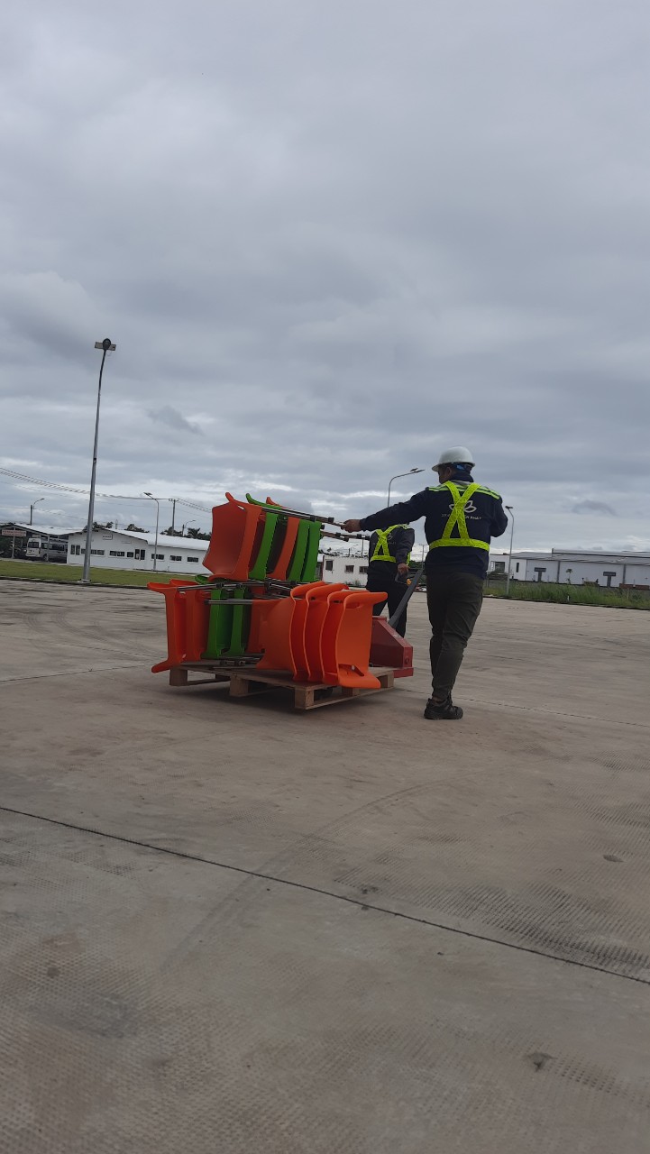 Cho thuê xe nâng tay tại Đồng Nai