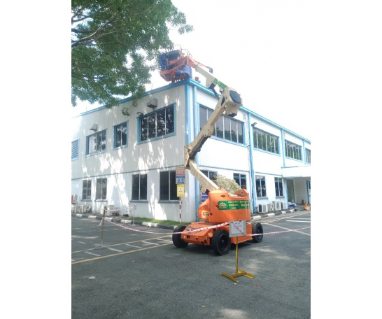CHO THUÊ XE NÂNG NGƯỜI TẠI NINH THUẬN 