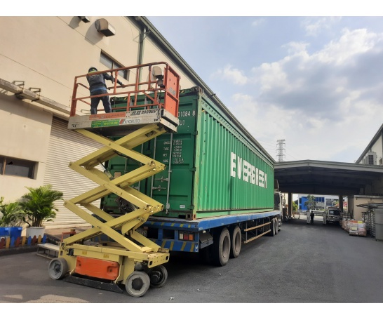 XE NÂNG CẮT KÉO 6,1M SÀN